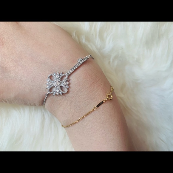 Sliver colour key bracelet - Picture 3 of 8